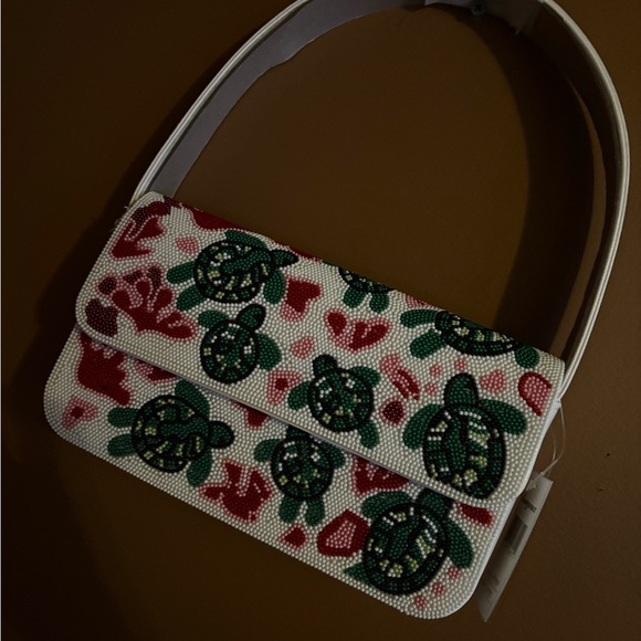 VIRAL Beaded Turtle Print Shoulder Bag - White, Green, Red - Picture 6 of 8